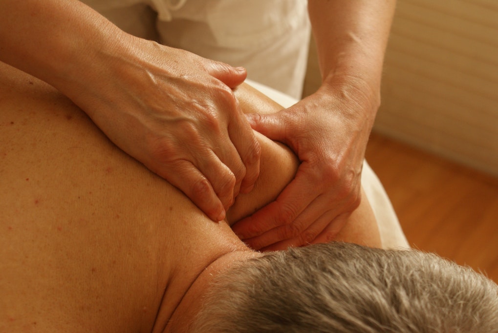 Cumming shoulder pain treatment arise family chiropractic